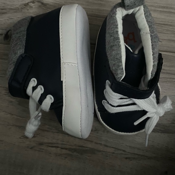 Baby Mickey Mouse shoes - Picture 2 of 4